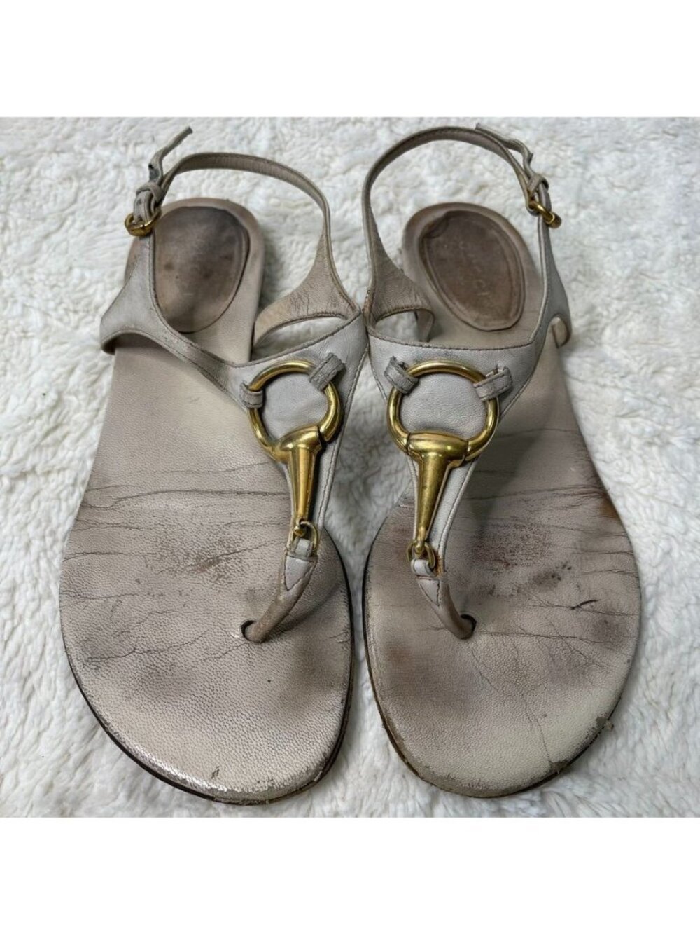 Gucci Vintage White Leather Horsebit T-Strap Flat Sandals Thong Size 36 Well Wor